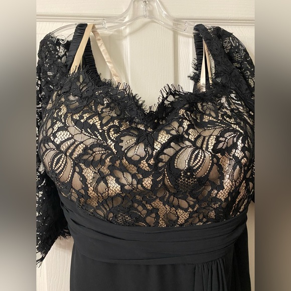 Off Shoulder Lace Gown - Picture 2 of 7